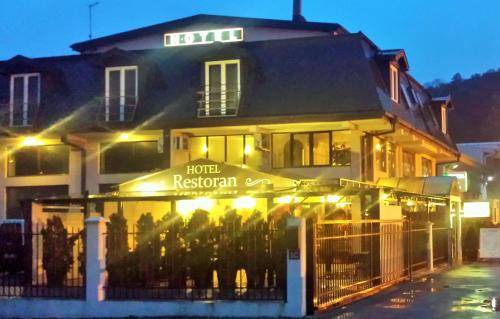68 m² Hotel ∙ 3 bedrooms ∙ 7 guests
