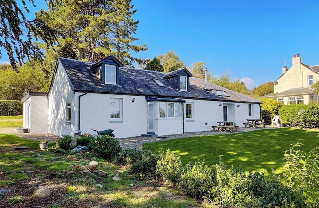 A great coastal property with superb views over the bay.