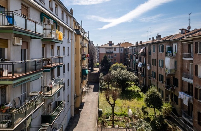 Pochi Passi Dalla Città 