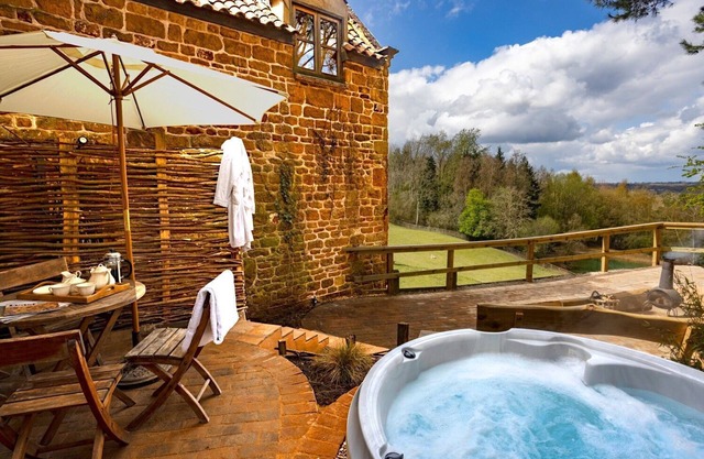 A spacious and luxurious retreat for couples near Great Tew