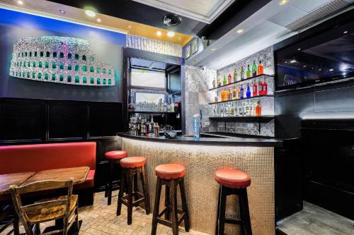 Alessandro Palace Bar 