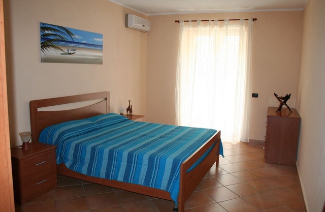 Apartment a few steps from the sea and Cathedral's Square.