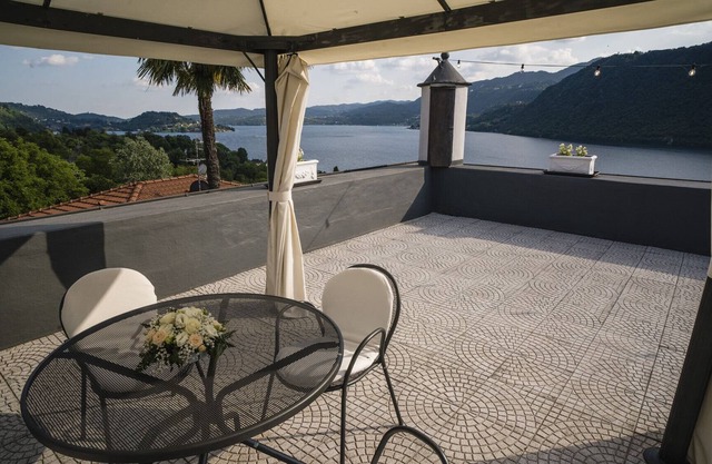 Apartment in 18th century villa with terrace and wonderful views over Lake Orta