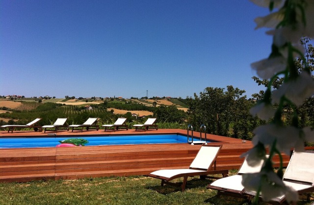 Apartment in a winery in the countryside with pool and breathtaking view