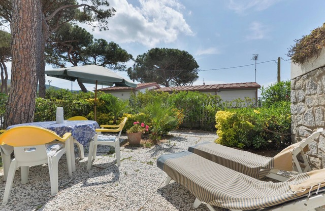 Apartment "Villa Fantagali 504" close to the Beach with Sea View, Garden & Wi-Fi