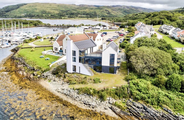 Cabin ∙ 5 bedrooms ∙ 10 guests
