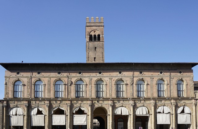 Casa Isolani Piazza Maggiore 1.0