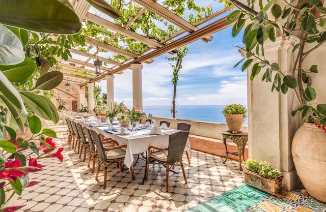 Charming 8 bedroom Villa in Positano (Q5282)