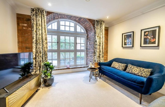 Cocoa Suites 9 - sleeps 2 guests in studio apartment