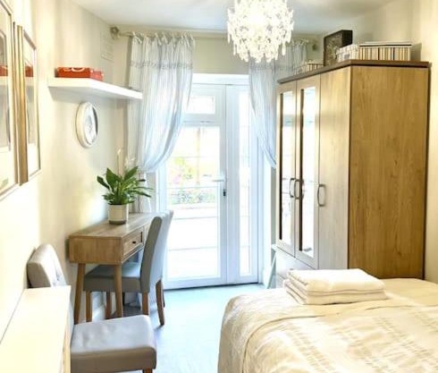 Cozy+elegant Studio@ West London