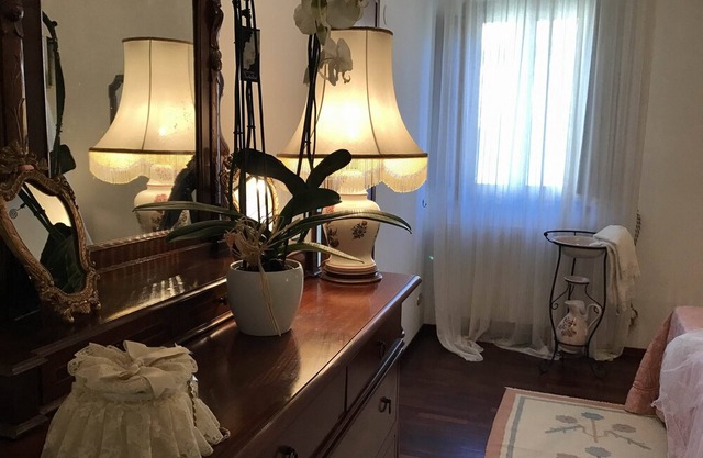 Elegant apartment in a villa near Lucca,A/C,WI-Fi, village walking distance,A