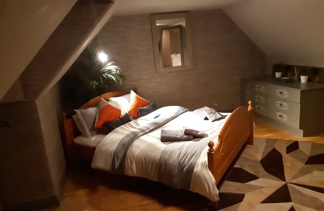 Elegant & Inviting Edinburgh Home - Private Accommodation Only