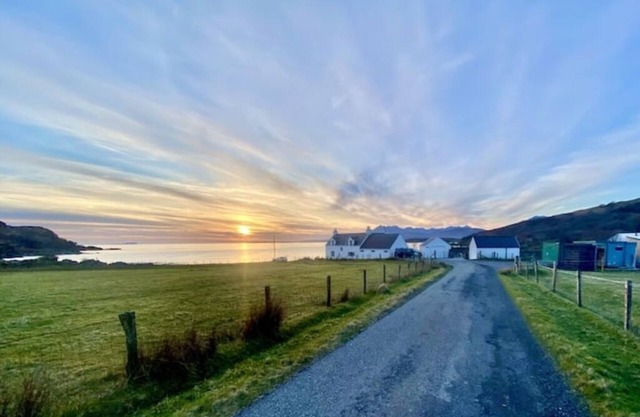 Gillean House-Spectacular beachfront property-Skye