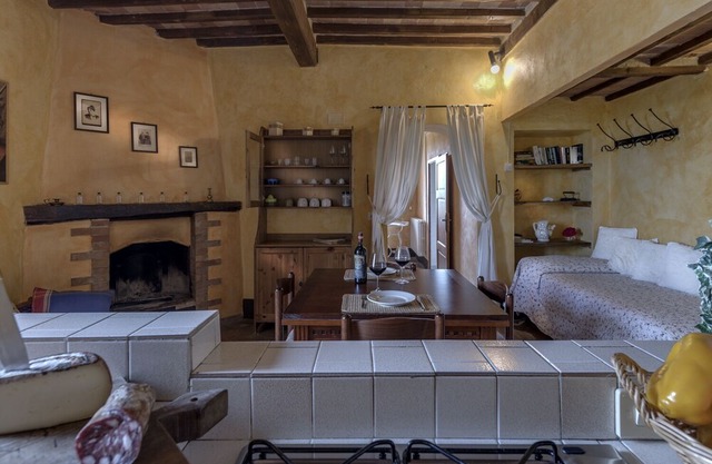 Historic Holding with wonderful swimming pool near Siena, Tuscany, Italy