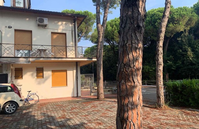 Holiday apartment with air conditioning and 100 m from the sea