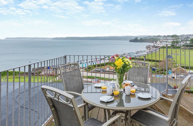 Ideally positioned apartment with large balcony overlooking Goodrington Beach.
