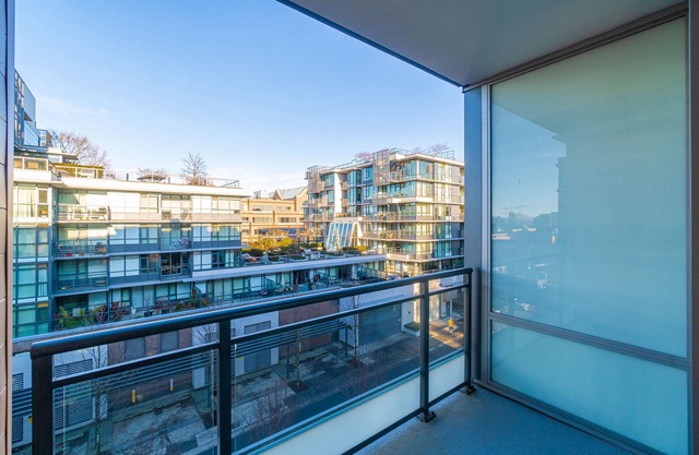Lovely Modern Oasis near Fairview Waterfront&Booming Downtown