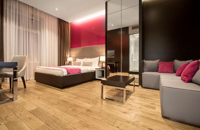 Maccani Luxury Suites