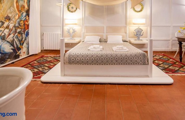 Maniace Suites