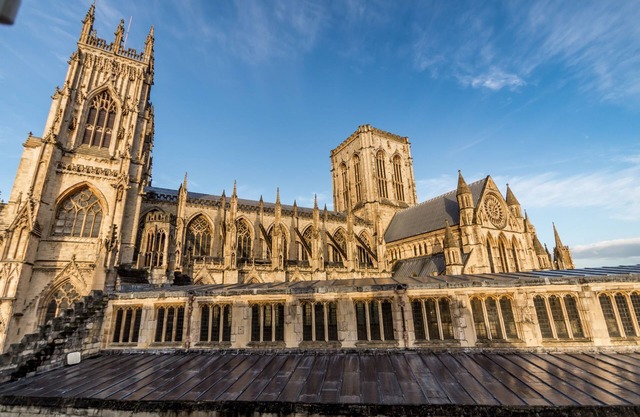 Minster Loft - sleeps 2 guests in 1 bedroom