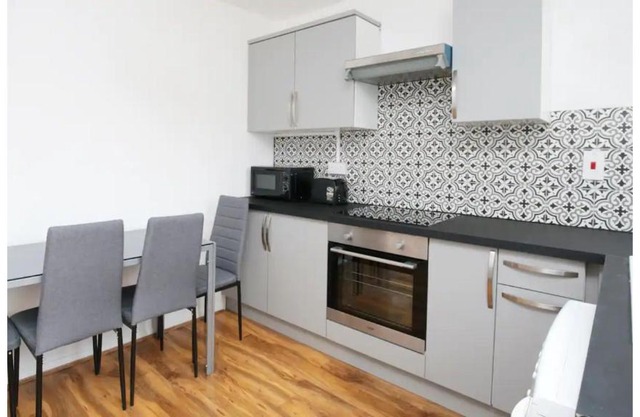 Pass the Keys Modern 2 Bedroom Home in Central Oxford