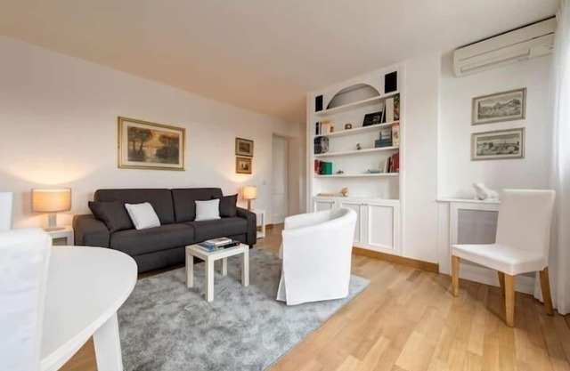 Piccolomini San Peter Terrace Flat