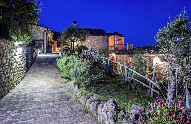 Pretty Holiday Home with Terrace in Monte San Martino Italy