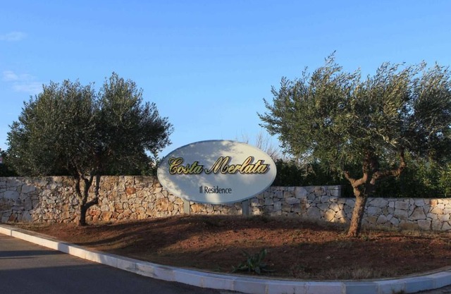 Puglia, Merlata Costa (Ostuni), nice villa in a residence by the sea