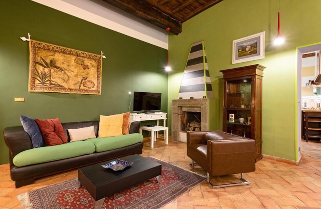 Rome as you feel - Vicolo delle Grotte
