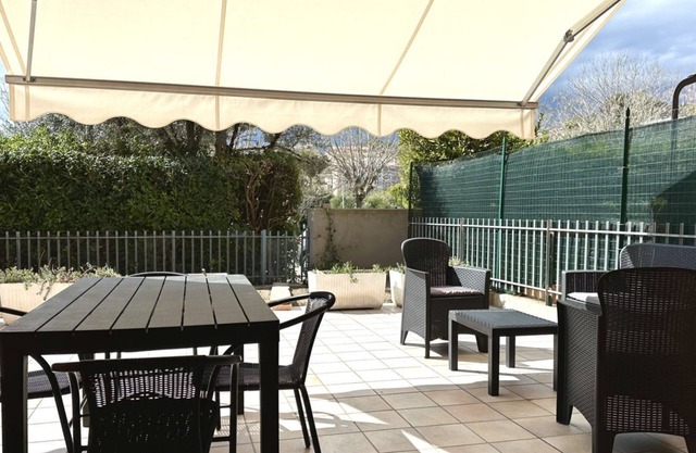 S044 - Sirolo, delightful three-room apartment with garden