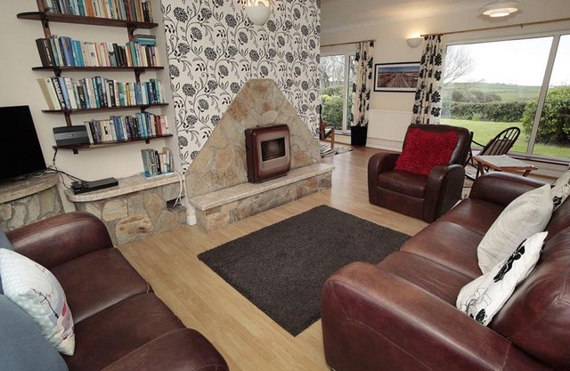 Seacliffs - Four Bedroom House, Sleeps 7