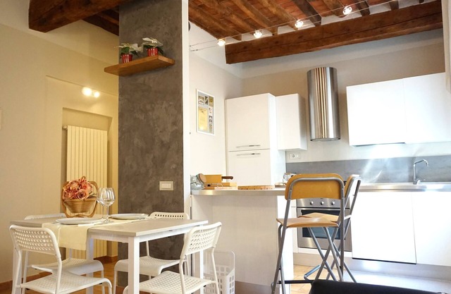 Simonetta Apartment - Two Bedroom Apartment, Sleeps 3