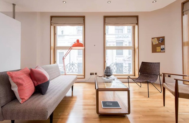 Soulful Central London Apartment (Piccadilly Circus) - Best View in London!