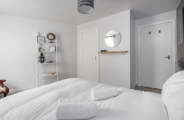 Super 1 Bed Flat in Dean Village near city centre