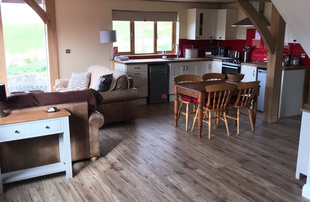 Tigh a Chabar, Savary. Nr Lochaline. Cosy cottage, sleeps 4. Sea views.