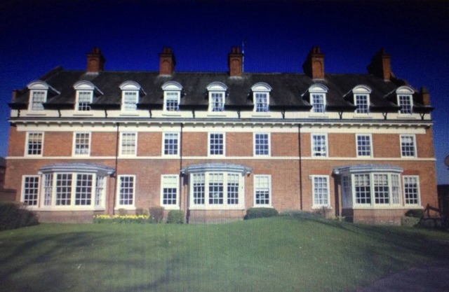 Very central G2 listed building. Free parking & WIFI. 4 mins walk to York Minste