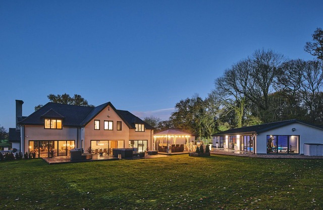 Woodland House - Luxury Cottages