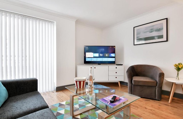 Xclusive Living Stay in City Centre, The Qube