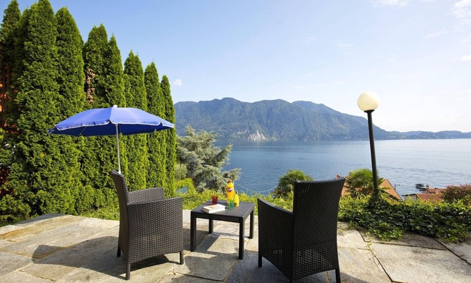 San Maurizio House | 1-room house with large sun terrace and fantastic view of the lake