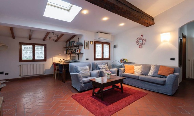 Oltrarno Apartment | 100 m² Apartment ∙ 3 bedrooms ∙ 5 guests