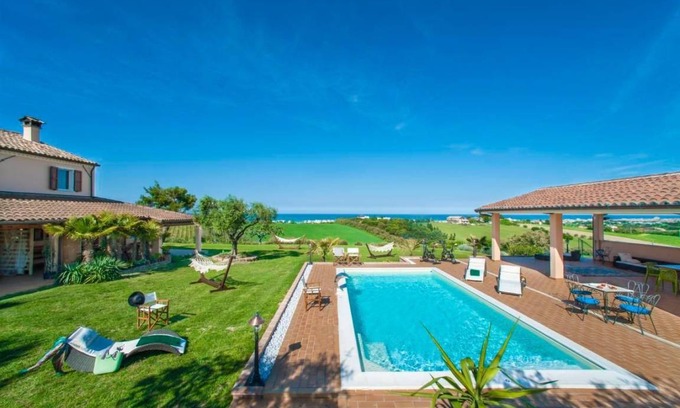 San Costanzo Apartment | 100 m² Apartment ∙ 3 bedrooms ∙ 6 guests