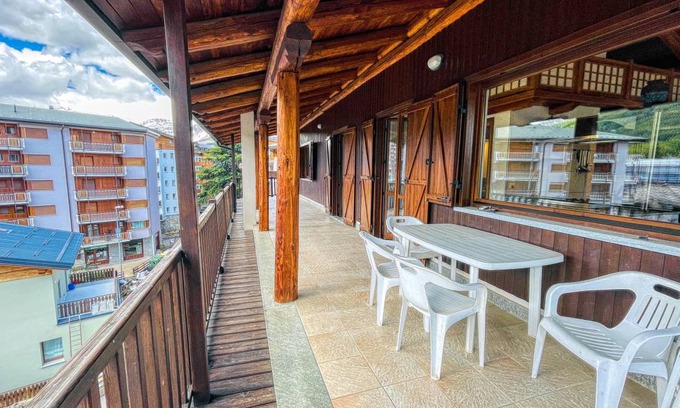Sauze d'Oulx Apartment | 100 m² Apartment ∙ 2 bedrooms ∙ 7 guests