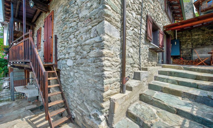 Moron House | 100 m² House ∙ 3 bedrooms ∙ 6 guests