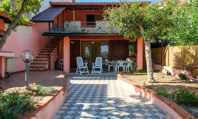 Torre dei Corsari House | 110 m² House ∙ 5 bedrooms ∙ 10 guests