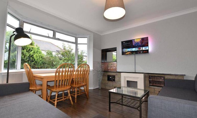 Sighthill Villa | 110 m² Villa ∙ 3 bedrooms ∙ 10 guests