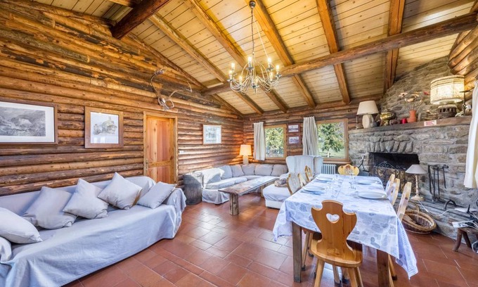 Antey-Saint-Andre Ski Chalet | 130 m² Chalet ∙ 6 bedrooms ∙ 12 guests