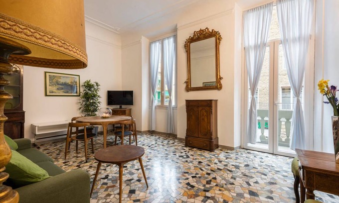 Santa Croce Apartment | 150 m² Apartment ∙ 3 bedrooms ∙ 6 guests