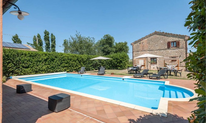 Tolentino House | 150 m² Maisonette ∙ 6 bedrooms ∙ 14 guests