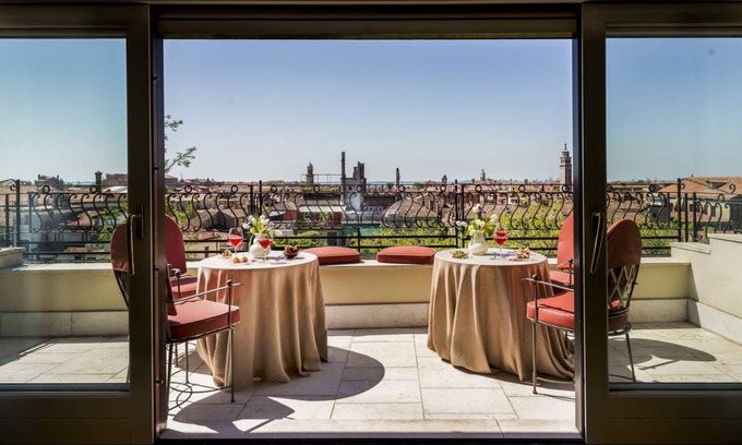 Dorsoduro Apartment | 180 m² Apartment ∙ 3 bedrooms ∙ 6 guests