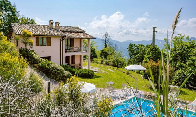 Acqualagna House | 190 m² House ∙ 6 bedrooms ∙ 16 guests
